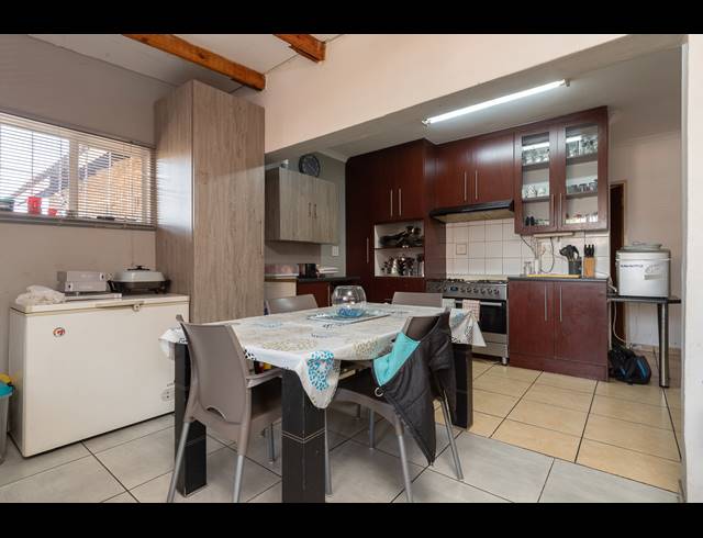 8 BEDROOM FREEHOLD FOR SALE IN GLENVISTA